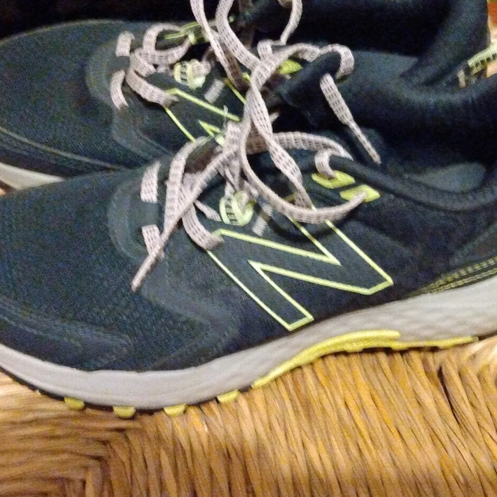 Shoes - Picture 4 of 7